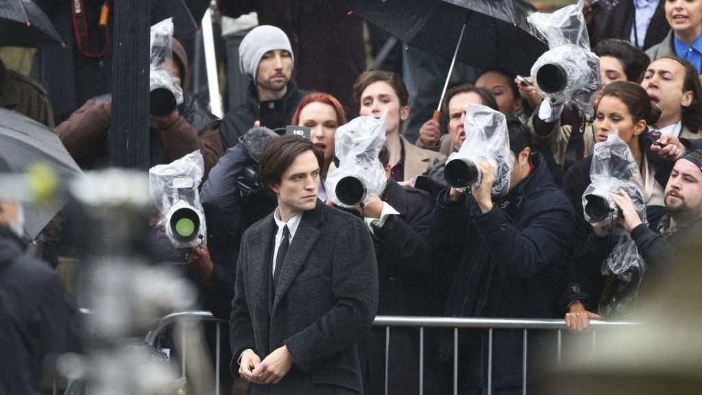 Robert-Pattinson-Batman-set.jpg