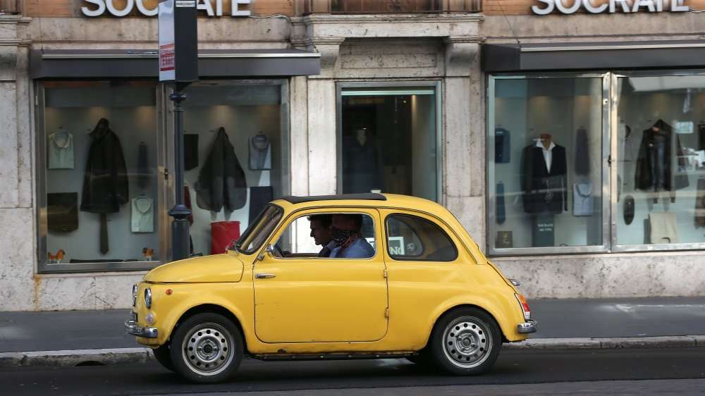 ethan-hunt-finds-himself-in-a-yellow-fiat-in-mission-impossible-7.jpg