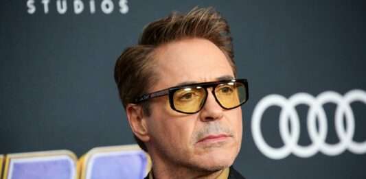 robert-downey-jr-having-a-crisis-about-the-environment-and-pledges-to-clean-it-up-with-robots.jpg