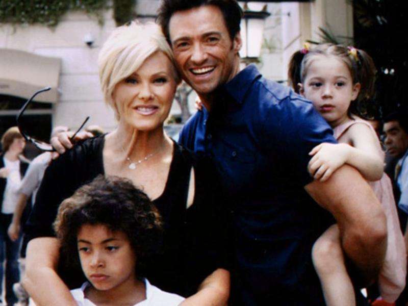 Hugh-Jackman-with-wife-and-children.jpg