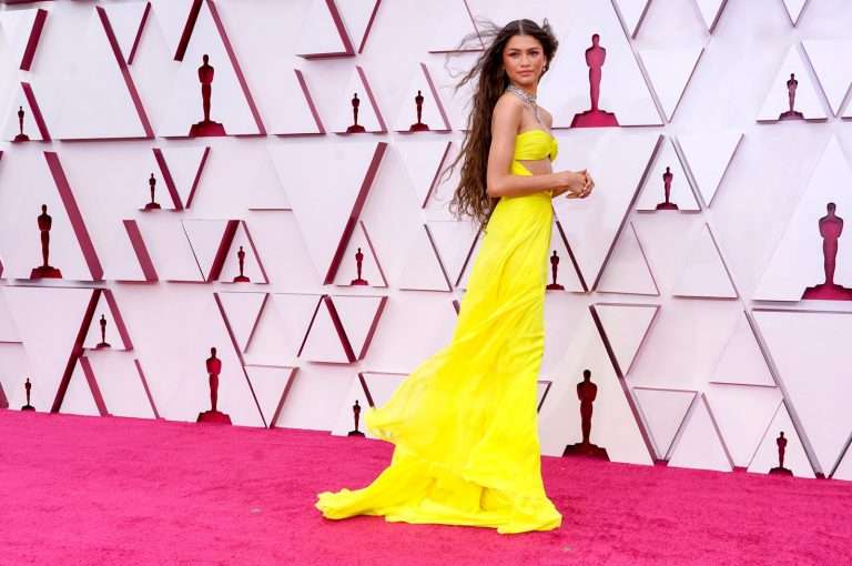 Fans Praise Zendaya For Doing This At The Oscars