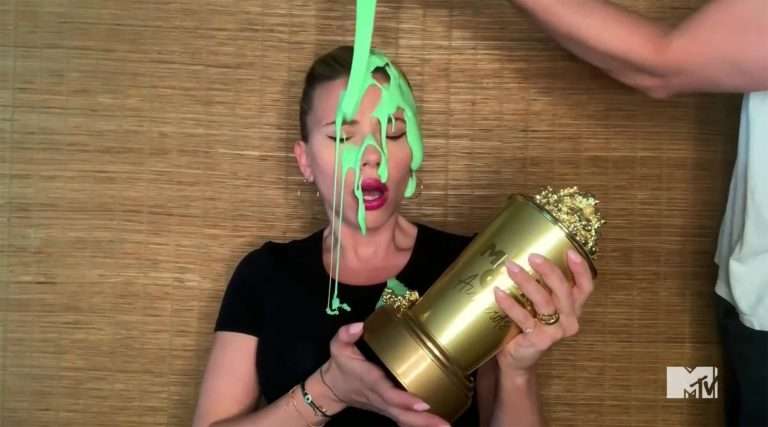 Scarlett Johansson Gets Slimed By Husband While Delivering Her MTV Speech